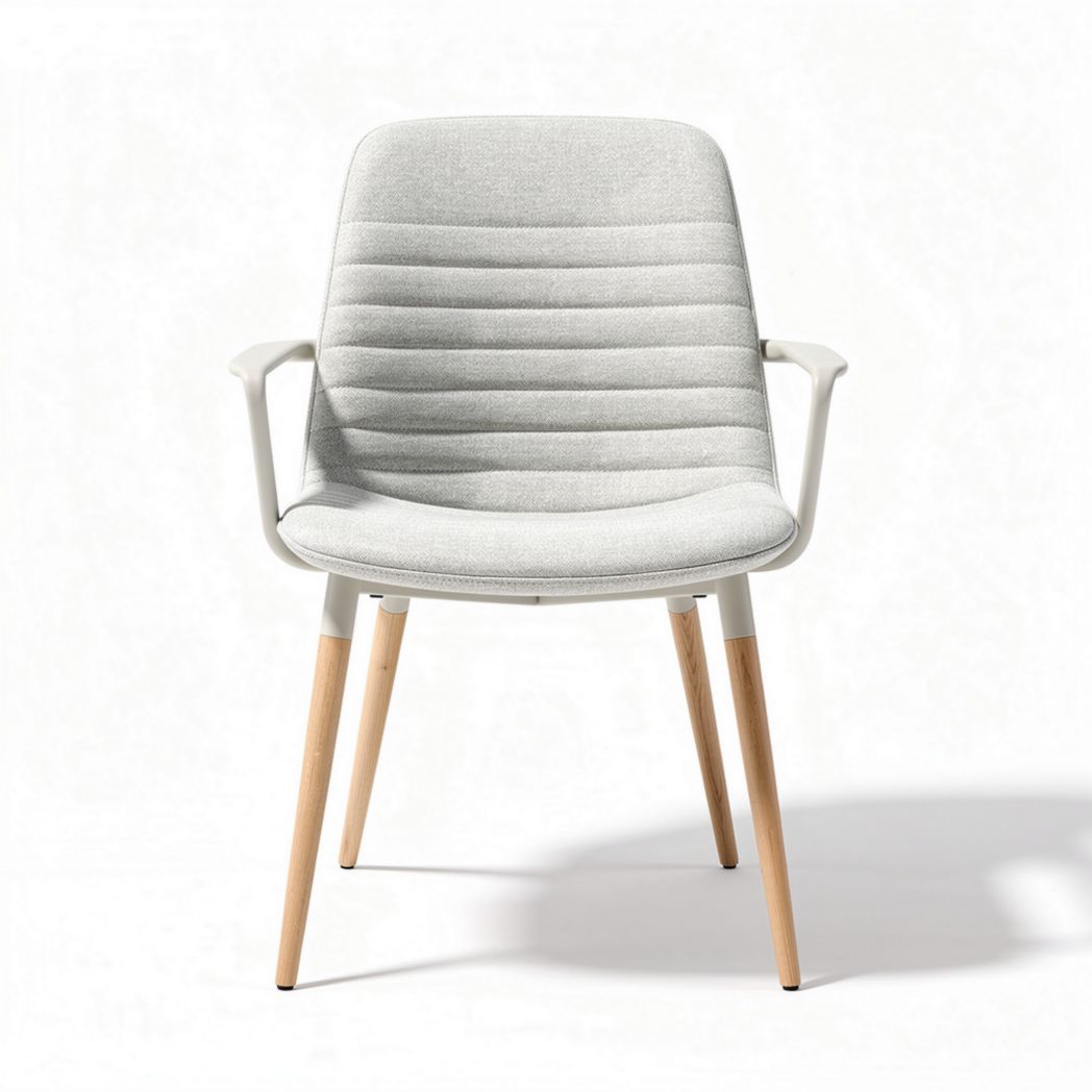 Chaise en tissu gris clair avec pieds en bois naturel dimensions 50 x 50 x 85cm