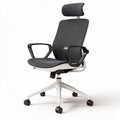 Chaise de bureau ergonomique réglable en tissu gris et structure blanche 45 x 60 x 100 cm